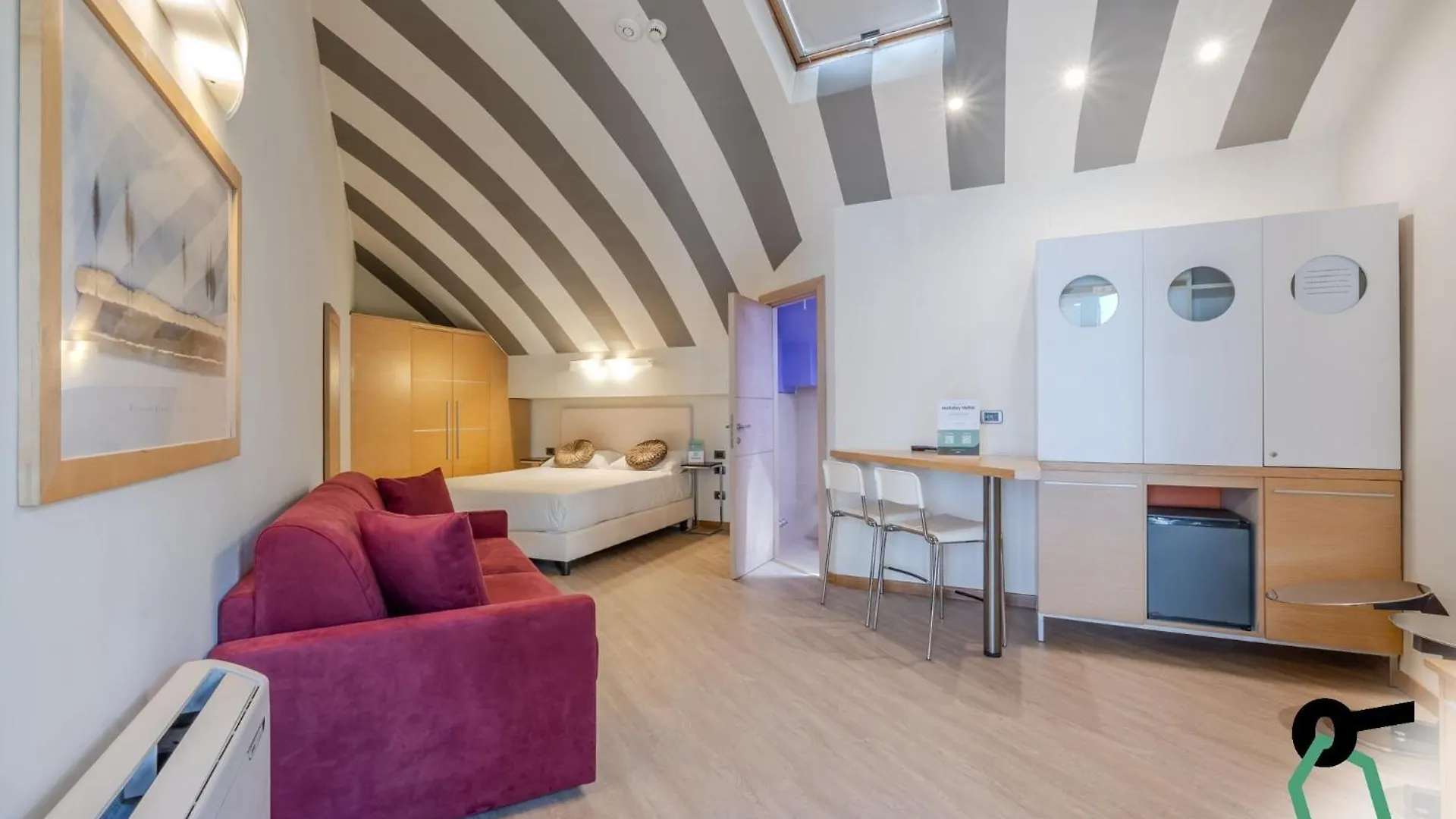 Hotiday Aparthotel Firenze 4*, Florence
