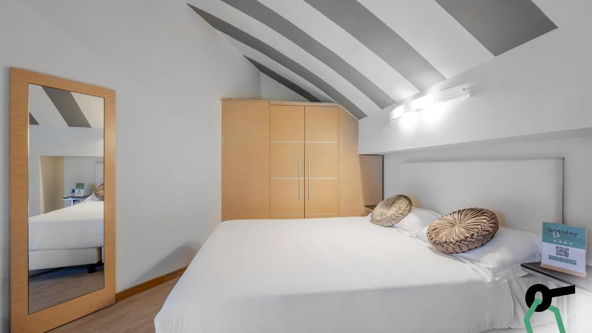 Hotiday Aparthotel Firenze Hotel